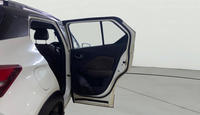 2019 Nissan Kicks XV PREMIUM (O) DIESEL, Diesel, Manual, 1,39,290 km, RHS Rear Door