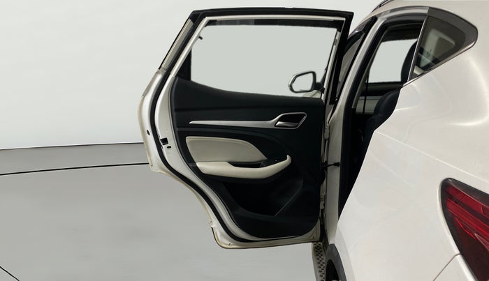 2022 MG ASTOR SHARP 1.5 MT, Petrol, Manual, 17,721 km, LHS Rear Door