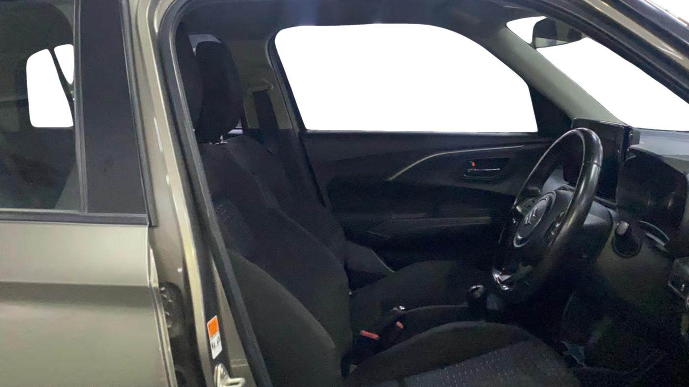 2024 Maruti Swift ZXI PLUS, Petrol, Manual, 26,543 km, Right Side Front Door Cabin