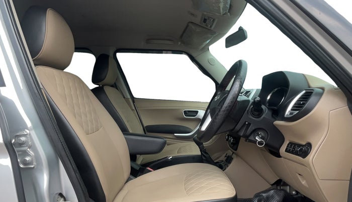 2017 Mahindra TUV300 T10, Diesel, Manual, 1,16,846 km, Right Side Front Door Cabin