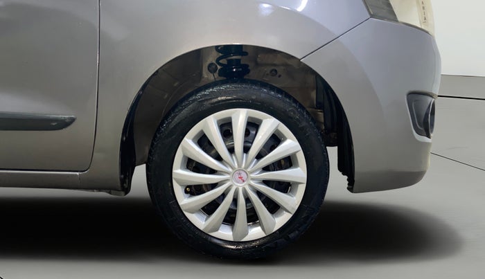 2014 Maruti Wagon R 1.0 VXI, Petrol, Manual, 68,249 km, Right Front Wheel