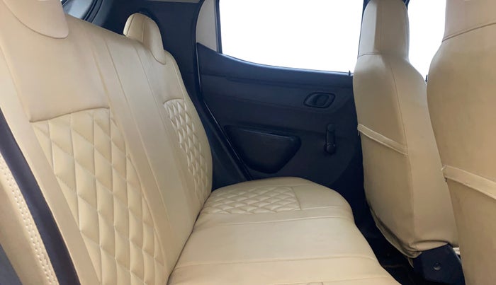 2016 Renault Kwid RXT 0.8, Petrol, Manual, 73,050 km, Right Side Rear Door Cabin