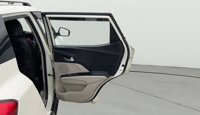 2019 Mahindra XUV300 W8 1.5 DIESEL, Diesel, Manual, 88,401 km, RHS Rear Door