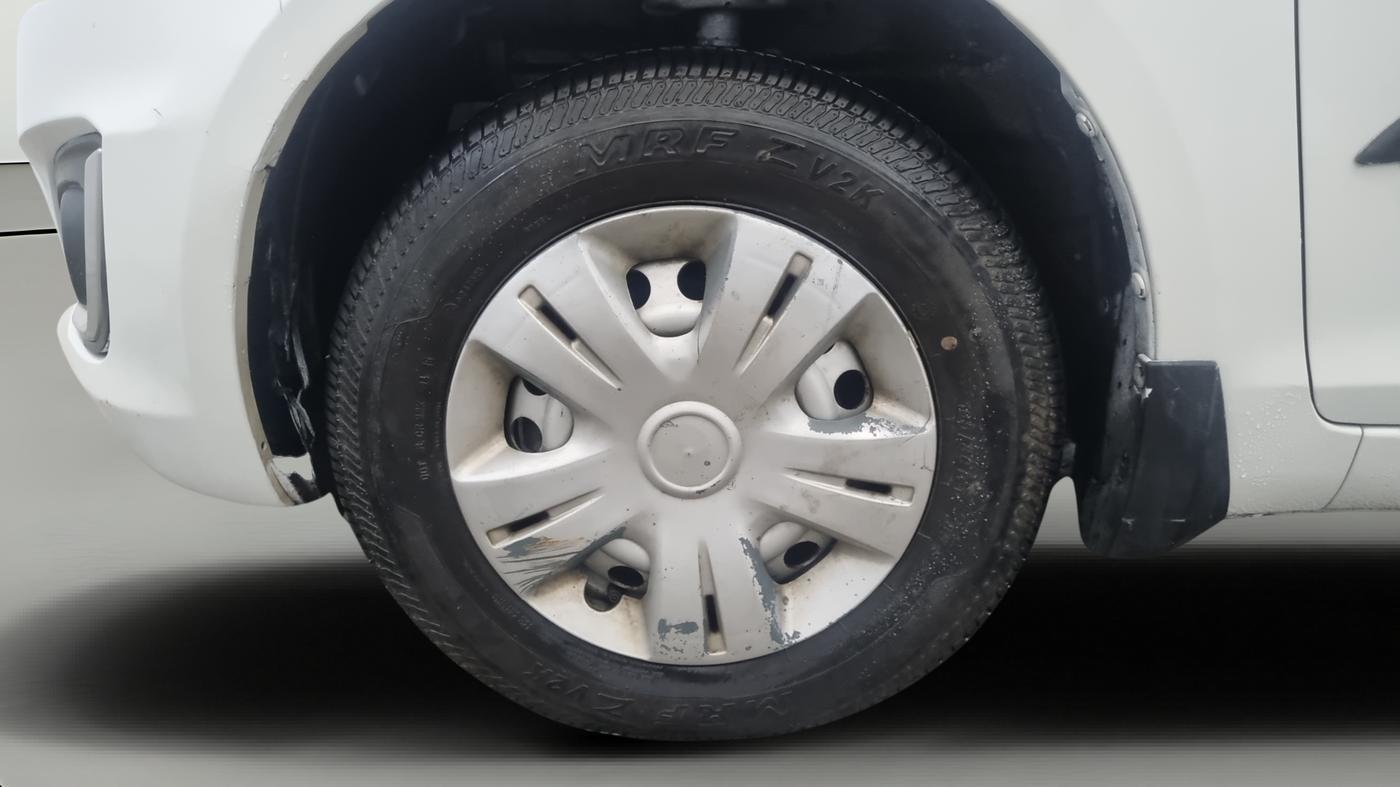 2015 Maruti Swift LXI (O), Petrol, Manual, 23,287 km, Left Front Wheel