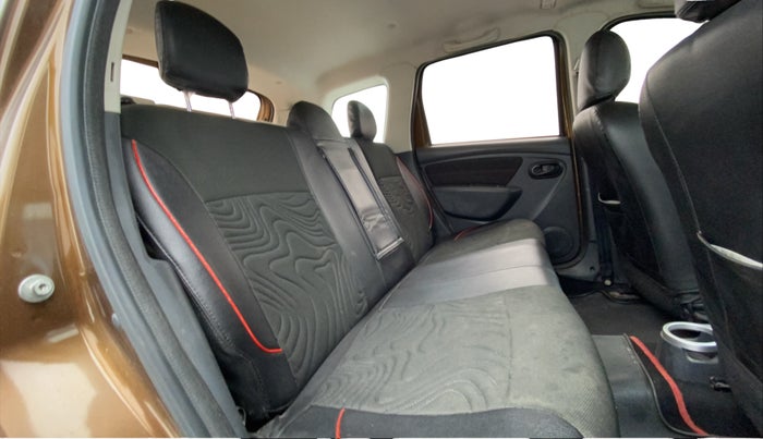 2016 Renault Duster 85 PS RXS MT DIESEL, Diesel, Manual, 78,448 km, Right Side Rear Door Cabin