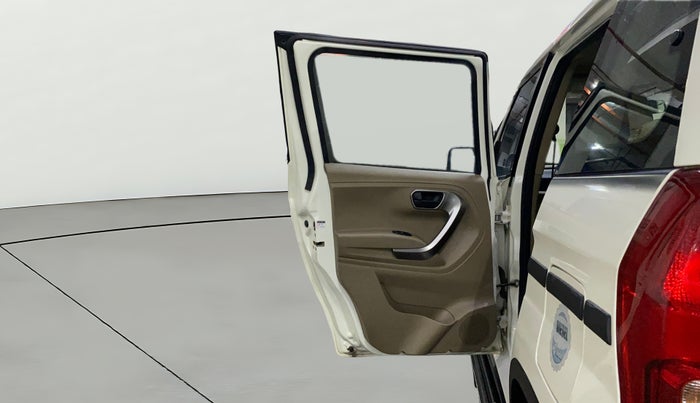 2021 Mahindra BOLERO NEO N 10, Diesel, Manual, 30,998 km, LHS Rear Door