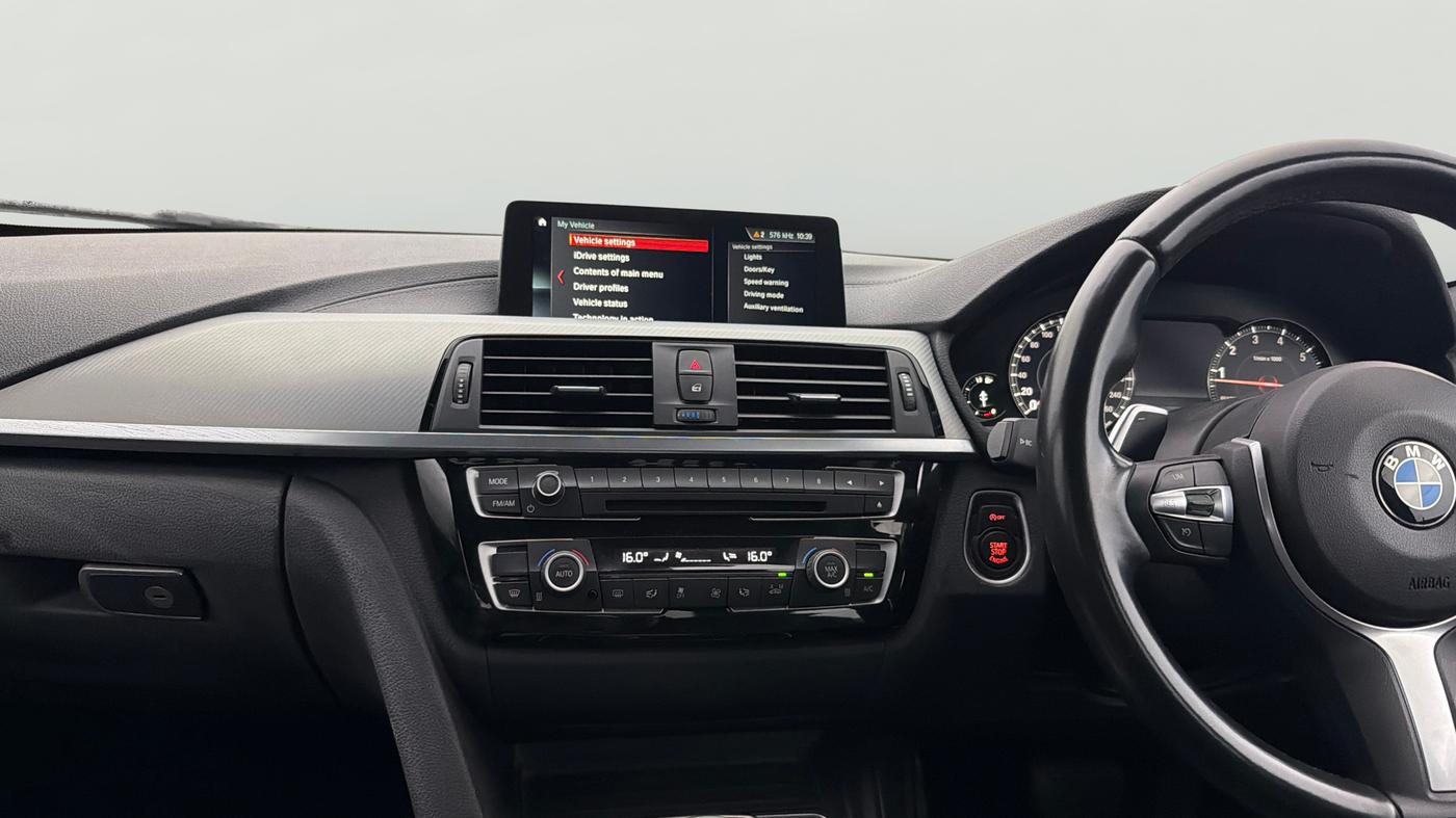 2018 BMW 3 Series 330i M Sport Shadow Edition, Petrol, Automatic, 24,128 km, Air Conditioner