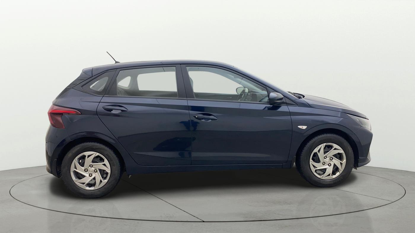 2021 Hyundai NEW I20 MAGNA 1.2 MT, Petrol, Manual, 74,520 km, Right Side View