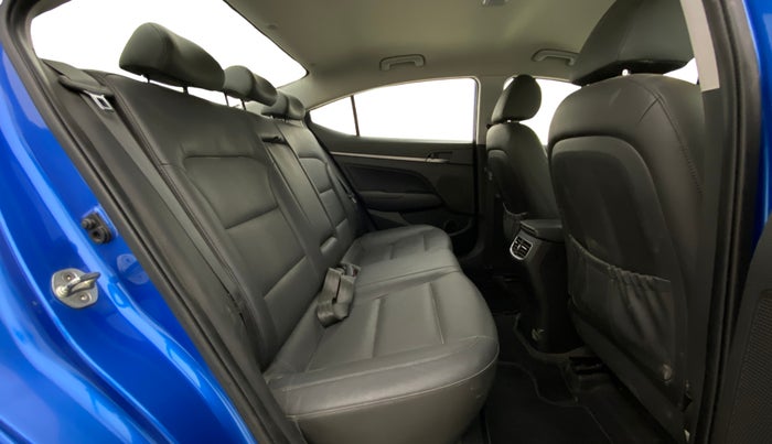 2017 Hyundai New Elantra 2.0 SX MT PETROL, Petrol, Manual, 48,625 km, Right Side Rear Door Cabin