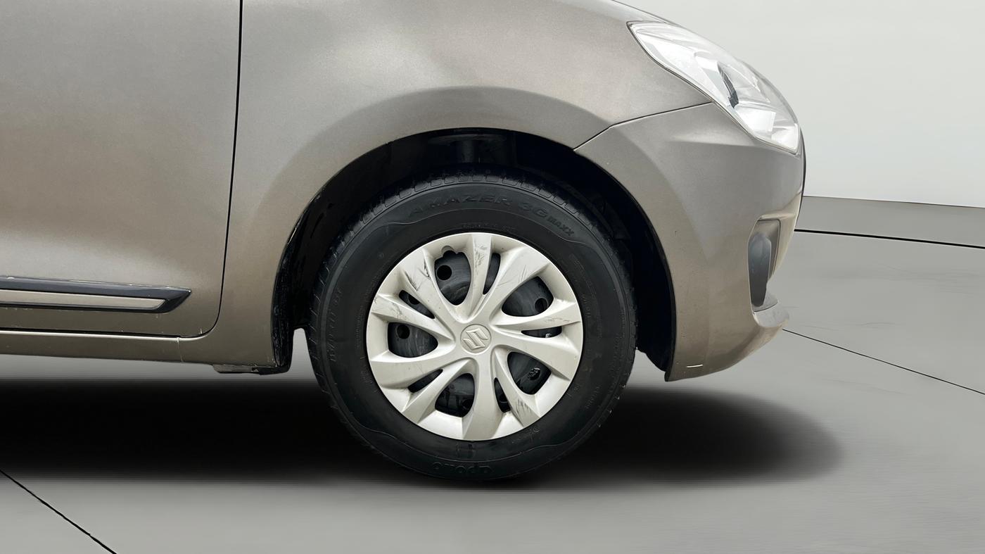 2018 Maruti Swift VXI, Petrol, Manual, 49,784 km, Right Front Wheel