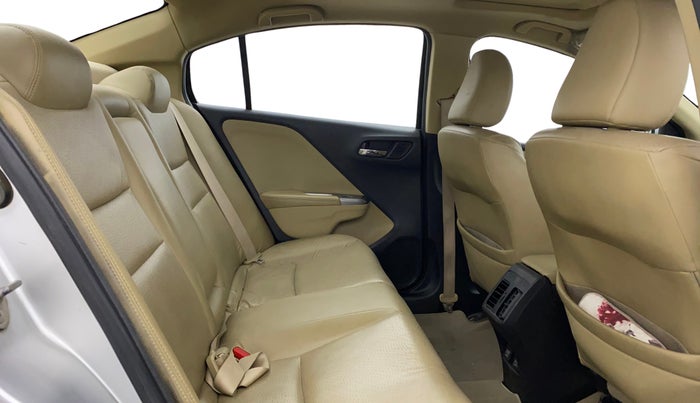 2015 Honda City 1.5L I-VTEC VX, Petrol, Manual, 1,18,251 km, Right Side Rear Door Cabin