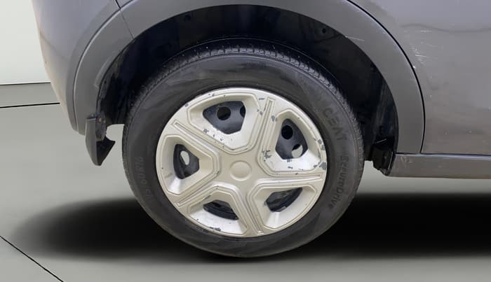 2018 Tata NEXON XM PETROL, CNG, Manual, 1,20,081 km, Right Rear Wheel