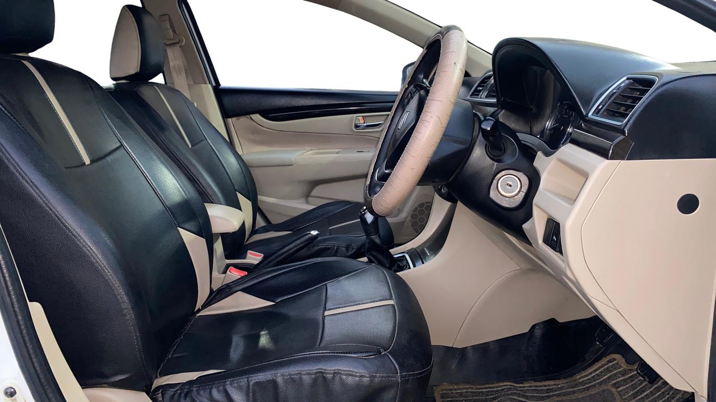 2018 Maruti Ciaz DELTA 1.4 MT PETROL, Petrol, Manual, 62,393 km, Right Side Front Door Cabin