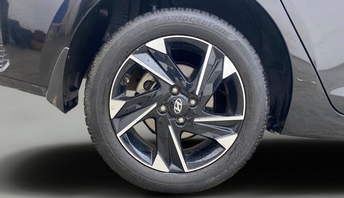 2022 Hyundai Verna SX (O) 1.0 TURBO DCT, Petrol, Automatic, 65,885 km, Right Rear Wheel