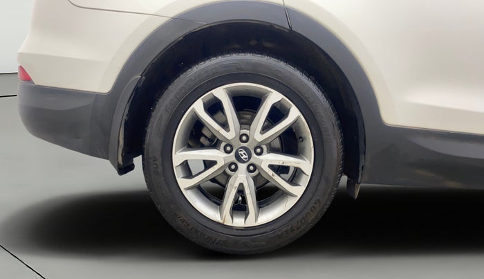 2015 Hyundai Santa Fe 4 WD AT, Diesel, Automatic, 81,011 km, Right Rear Wheel