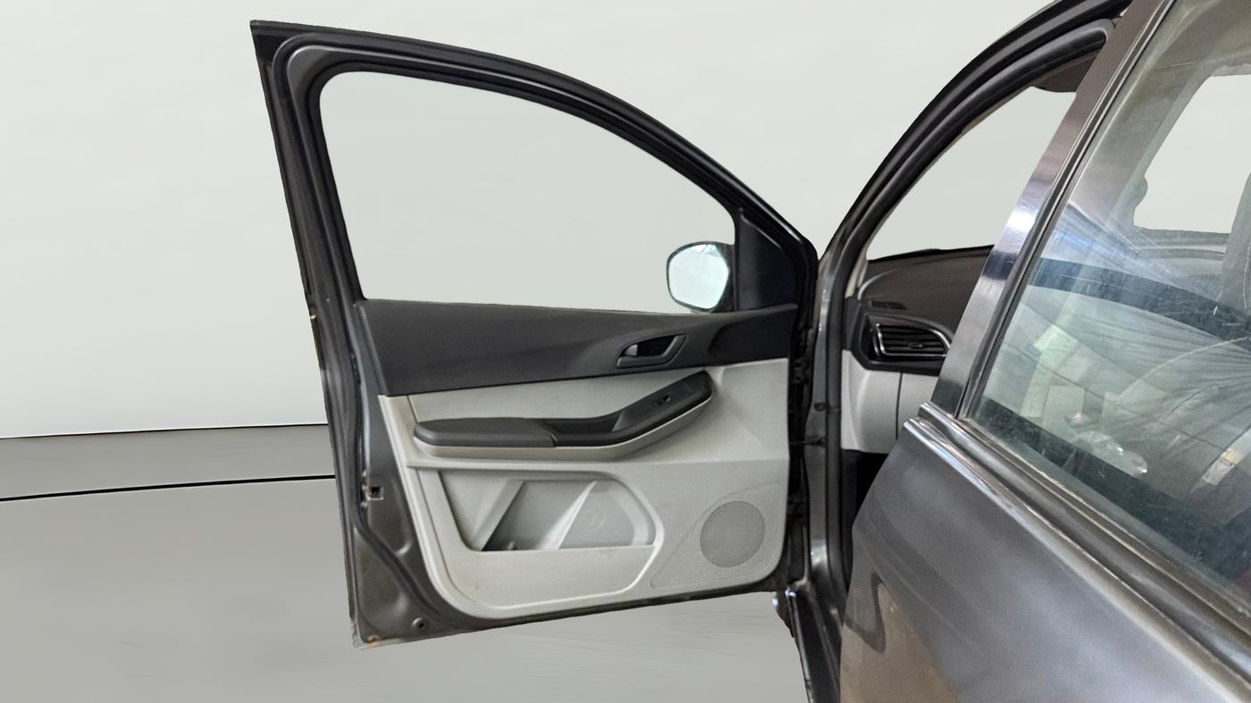 2023 Tata Tiago XT PETROL, Petrol, Manual, 50,617 km, LHS Front Door