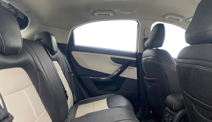 2025 Tata Curvv Creative 1.2 Petrol 6MT, Petrol, Manual, 13,302 km, Right Side Rear Door Cabin