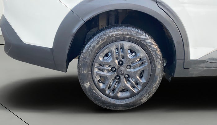 2024 KIA CARENS PREMIUM 1.5 PETROL 7 STR, Petrol, Manual, 20,724 km, Right Rear Wheel