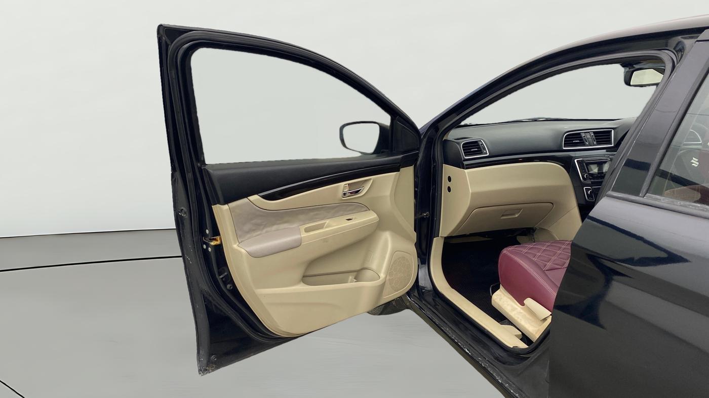 2014 Maruti Ciaz ZXI, Petrol, Manual, 1,02,537 km, LHS Front Door