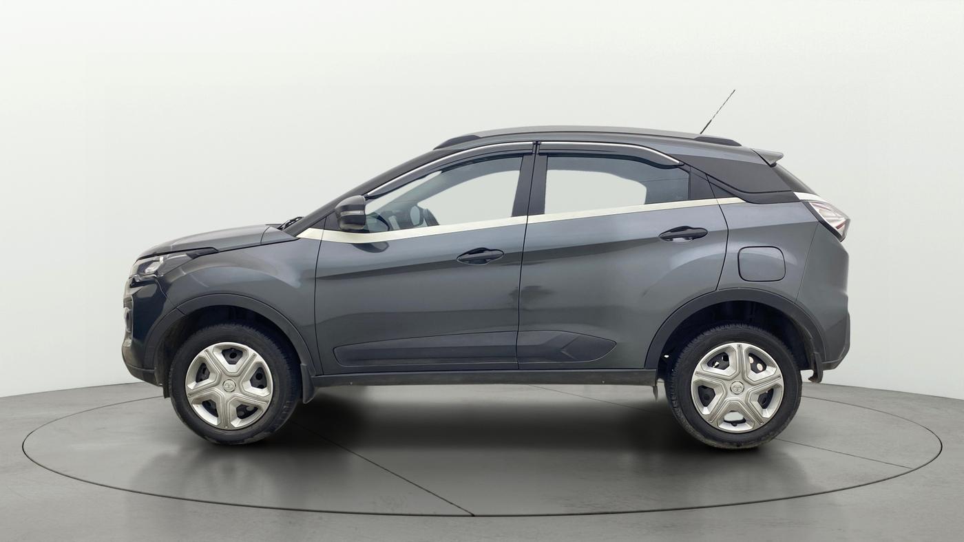 2022 Tata NEXON XMA SUNROOF PETROL, Petrol, Automatic, 35,685 km, Left Side