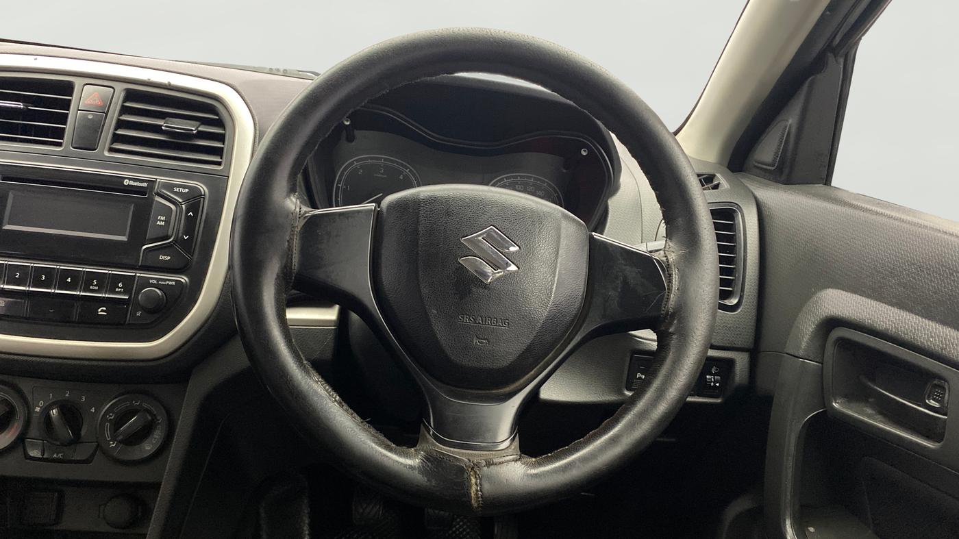 2016 Maruti Vitara Brezza VDI, Diesel, Manual, 1,01,560 km, Steering Wheel Close Up