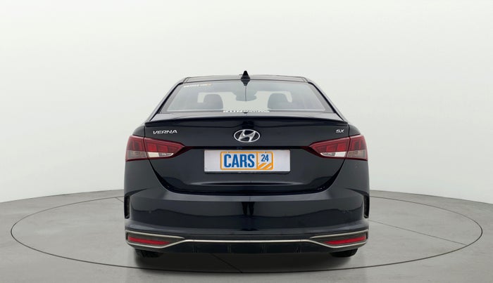 2022 Hyundai Verna SX (O)1.5 VTVT, Petrol, Manual, 26,894 km, Back/Rear