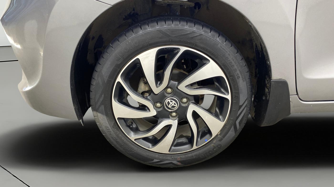 2021 Toyota Glanza G, Petrol, Manual, 32,559 km, Left Front Wheel