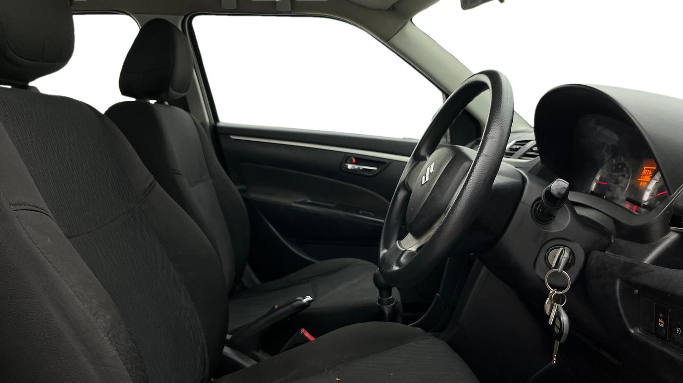2014 Maruti Swift VXI, Petrol, Manual, 1,11,583 km, Right Side Front Door Cabin