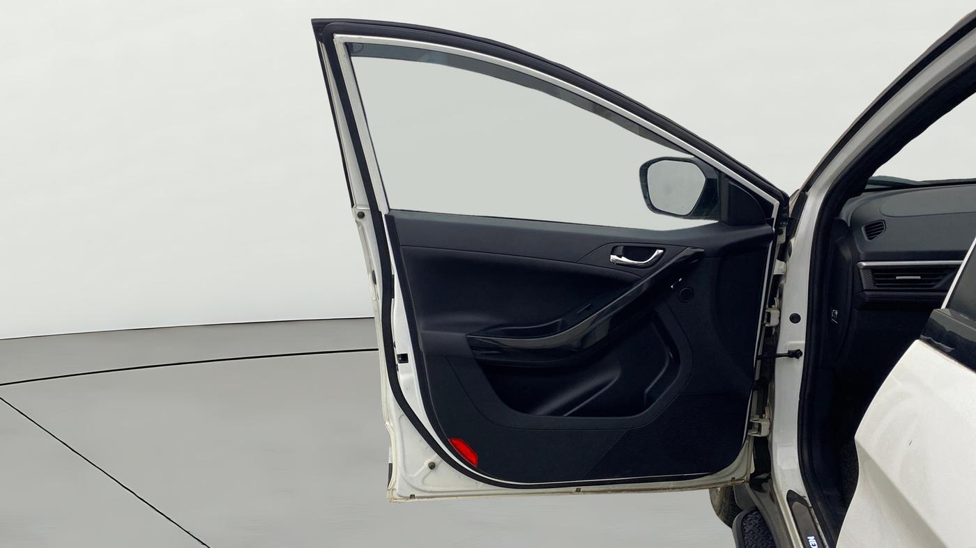 2024 Tata NEXON FEARLESS + SUNROOF DCA DUAL TONE 1.2 PETROL, Petrol, Automatic, 12,643 km, LHS Front Door