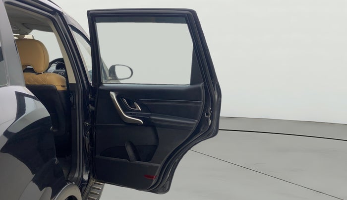 2021 Mahindra XUV500 W11, Diesel, Manual, 65,170 km, RHS Rear Door