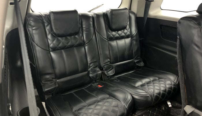 2020 Mahindra XUV500 W5, Diesel, Manual, 56,961 km, Third Seat Row ( optional )