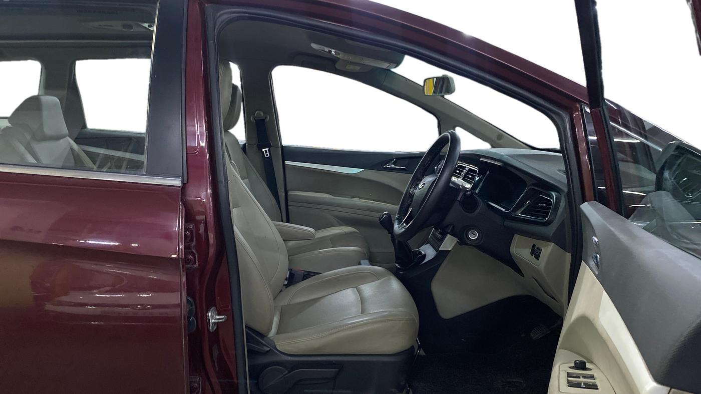 2018 Mahindra MARAZZO M8 7 STR, Diesel, Manual, 1,15,412 km, Right Side Front Door Cabin