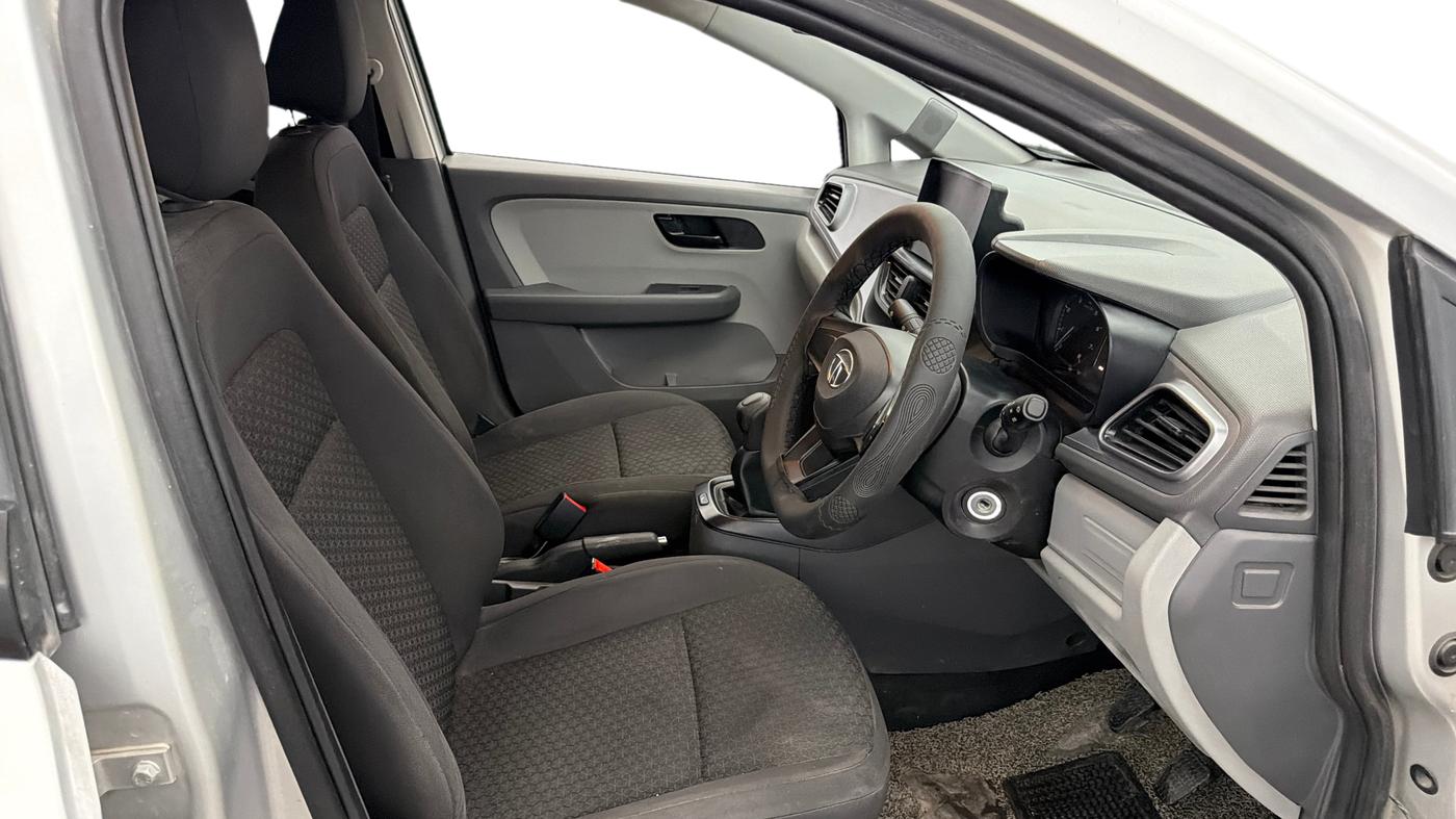 2020 Tata ALTROZ XE PETROL, Petrol, Manual, 33,599 km, Right Side Front Door Cabin