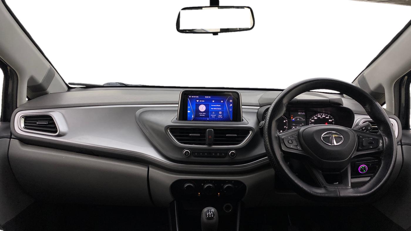 2020 Tata ALTROZ XT PETROL, CNG, Manual, 70,603 km, Dashboard