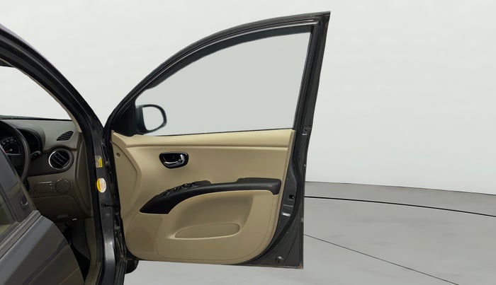 2013 Hyundai i10 MAGNA 1.2, Petrol, Manual, 1,04,654 km, RHS Front Door