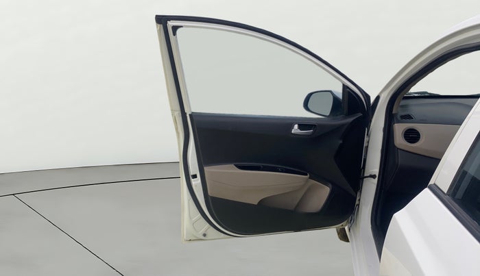 2017 Hyundai Grand i10 SPORTZ 1.2 KAPPA VTVT, Petrol, Manual, 1,27,820 km, LHS Front Door