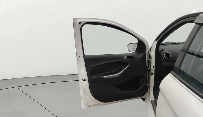 2016 Ford New Figo TITANIUM 1.2 PETROL MT, CNG, Manual, 84,195 km, LHS Front Door