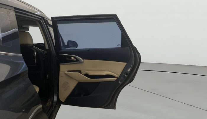 2022 KIA CARENS LUXURY PLUS 1.4 PETROL 7 STR, Petrol, Manual, 44,222 km, RHS Rear Door