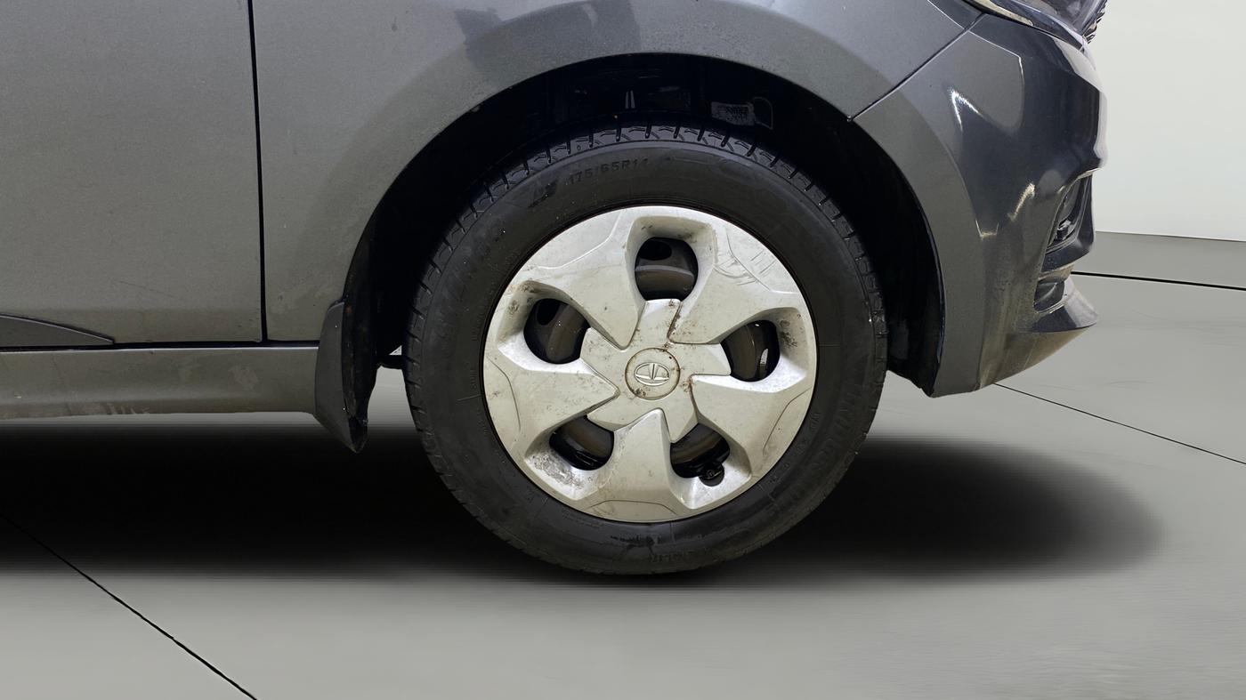 2022 Tata Tiago XT CNG, CNG, Manual, 65,553 km, Right Front Wheel