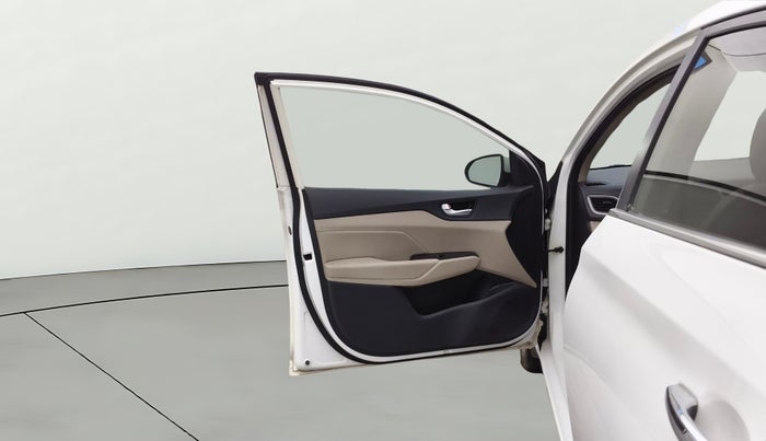 2018 Hyundai Verna 1.6 VTVT SX O, Petrol, Manual, 1,11,324 km, LHS Front Door