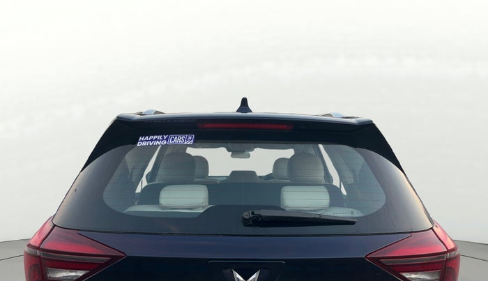 2022 Mahindra XUV700 AX 7 LUXURY P AT 7 STR, Petrol, Automatic, 44,614 km, Rear Windshield