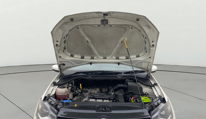 2017 Volkswagen Polo COMFORTLINE 1.2L, Petrol, Manual, 24,981 km, Open Bonet