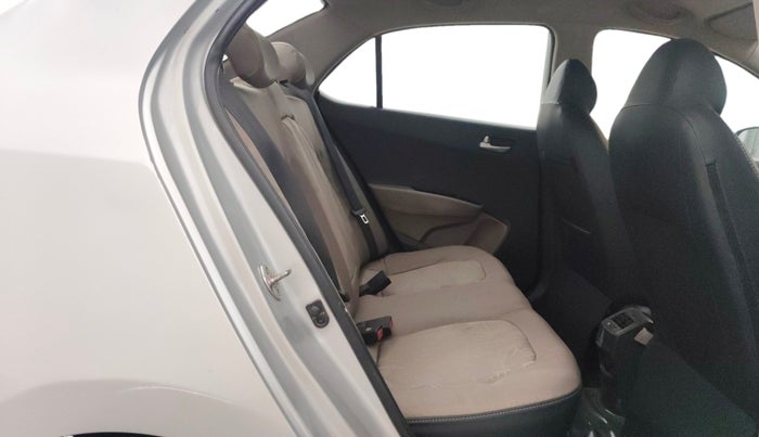 2014 Hyundai Xcent S (O) 1.2, Petrol, Manual, 1,03,307 km, Right Side Rear Door Cabin