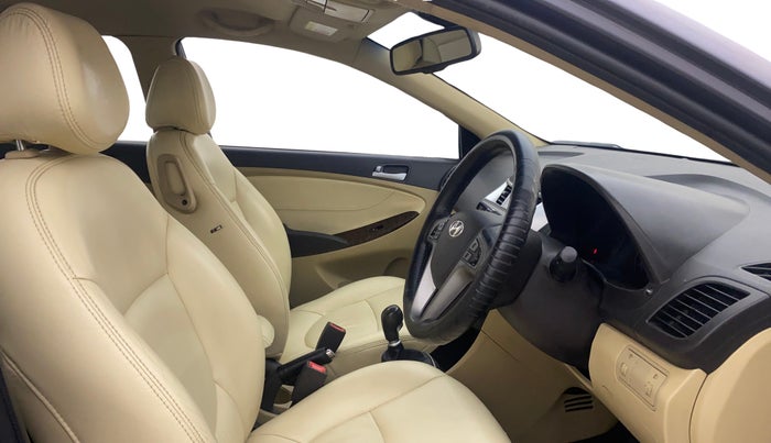 2015 Hyundai Verna FLUIDIC 4S 1.6 VTVT S(O), Petrol, Manual, 67,268 km, Right Side Front Door Cabin