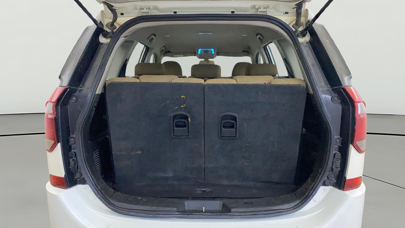 2021 Mahindra XUV500 W7, Diesel, Manual, 93,552 km, Boot Open Zoomed View