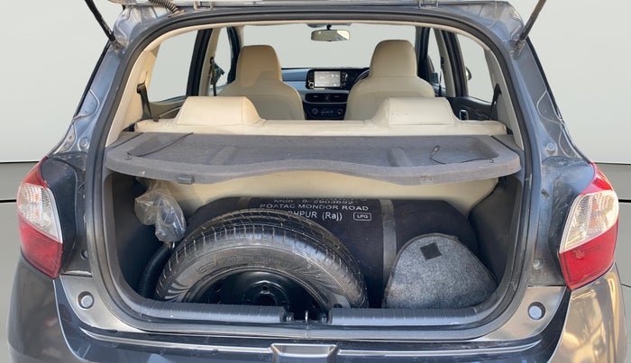 2020 Hyundai GRAND I10 NIOS SPORTZ AMT 1.2 KAPPA VTVT, CNG, Automatic, 85,637 km, Boot Open Zoomed View