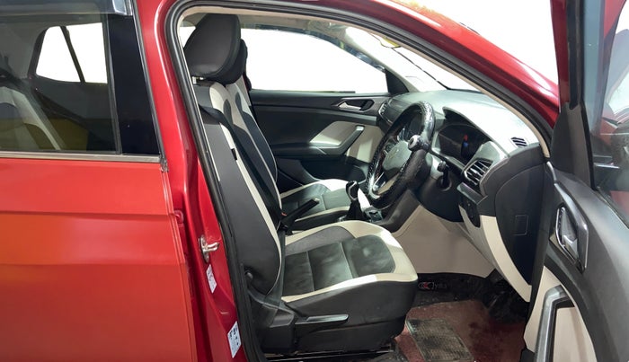 2022 Volkswagen TAIGUN TOPLINE 1.0 TSI MT, Petrol, Manual, 65,699 km, Right Side Front Door Cabin