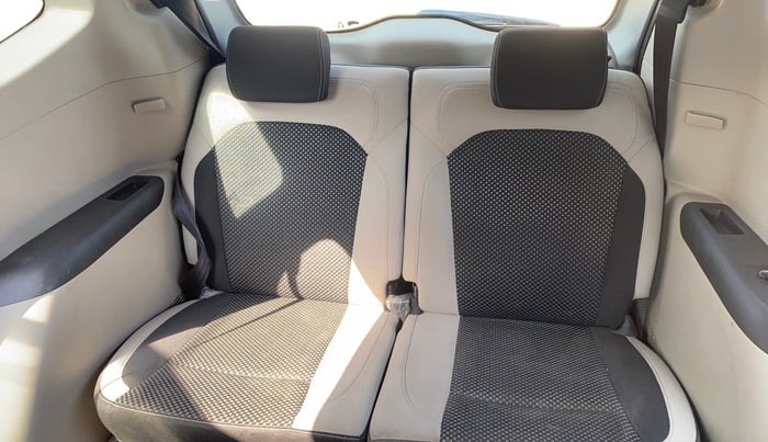 2020 Renault TRIBER RXZ, Petrol, Manual, 40,968 km, Third Seat Row ( optional )