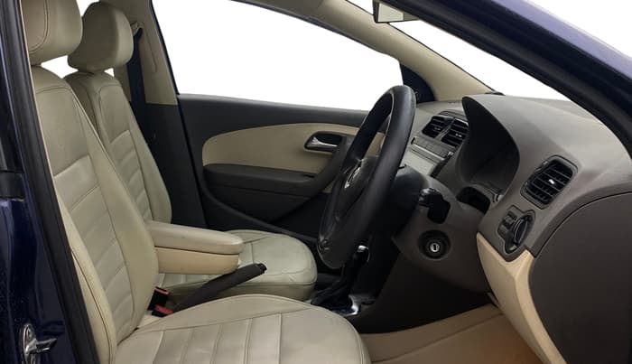 2014 Volkswagen Vento COMFORTLINE TSI AT PETROL, Petrol, Automatic, 87,486 km, Right Side Front Door Cabin