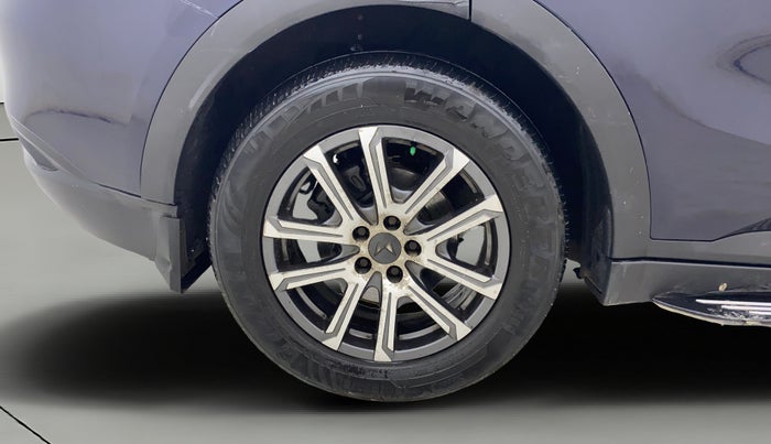 2023 Mahindra XUV700 AX 7 D AT 7 STR, Diesel, Automatic, 87,623 km, Right Rear Wheel